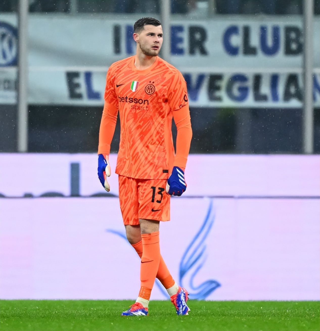 天博体育官网有实力-费耶诺德赛前再遭质疑，志在欧超杯名次提升，更衣室稳定，年轻球员得到机会