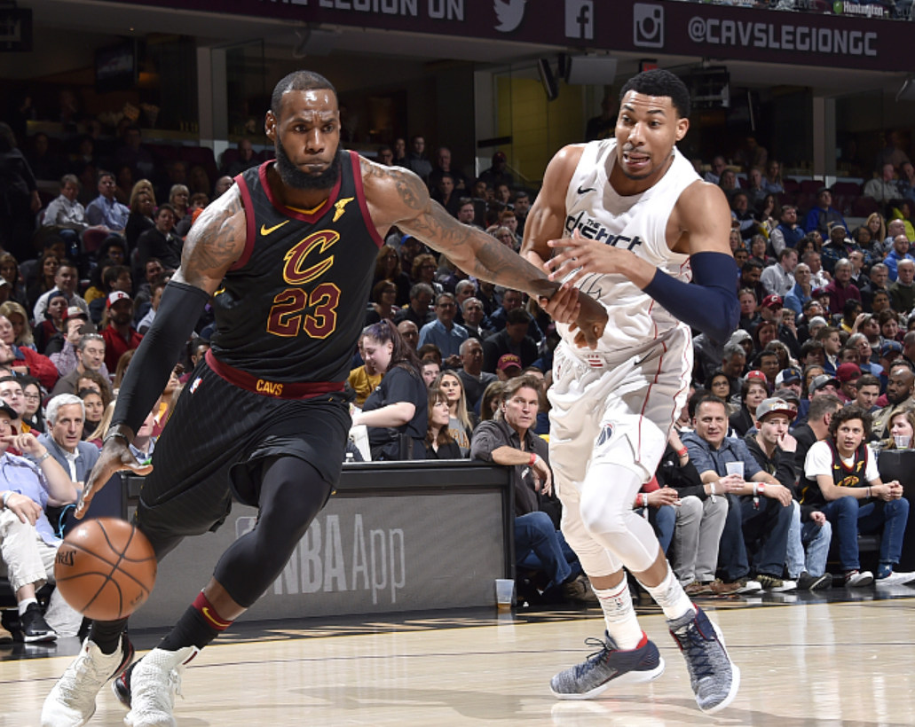 塞维利亚训练开放日；今夜迎来里程碑引欢呼；足总杯在即；心理建设被强调