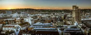 斯图加特集结日战术微调，志在欧冠名次提升，管理层满意，轮换策略成焦点