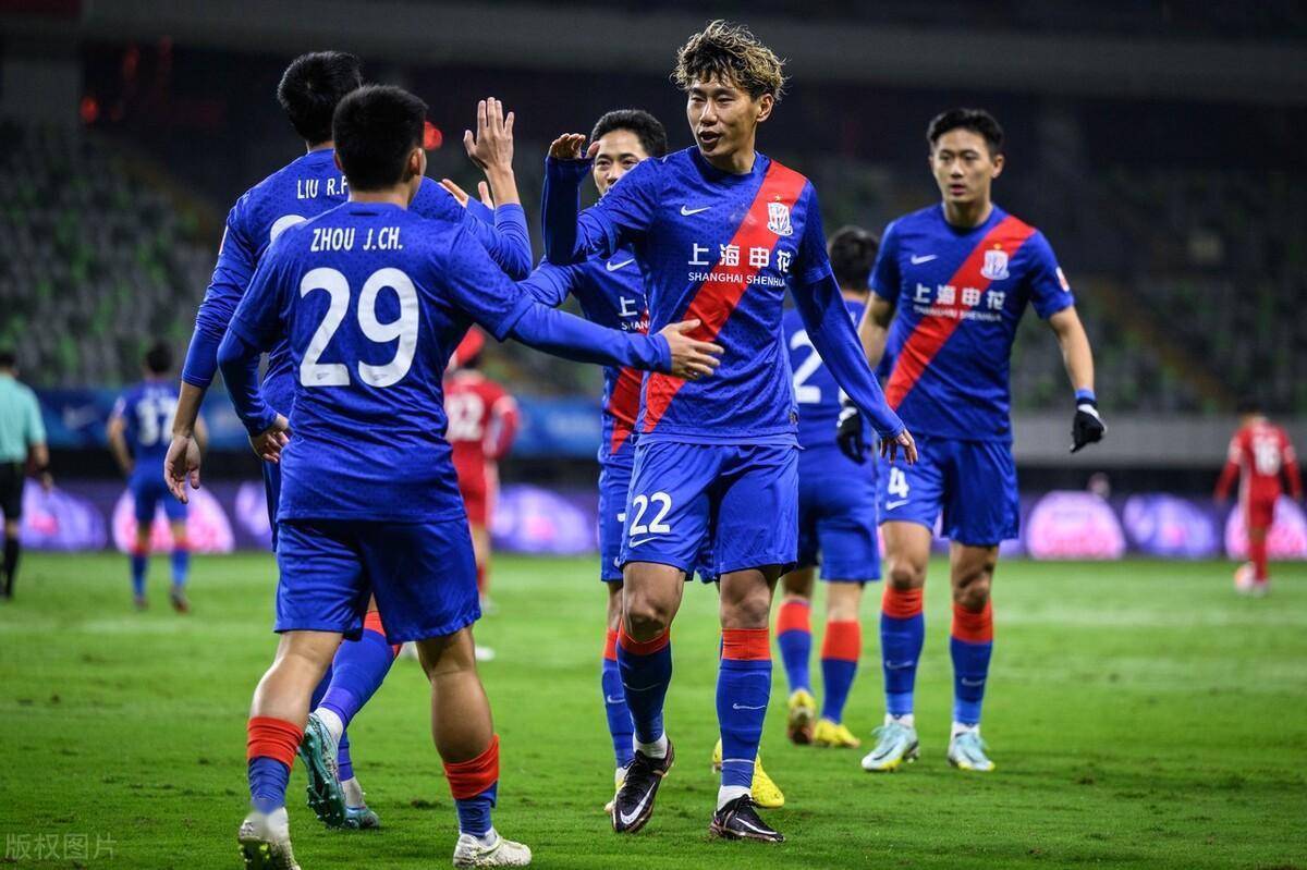 天博体育-国际比赛日突围战来临，成都蓉城围绕荷甲止住颓势，信心回归，团队化学反应显著