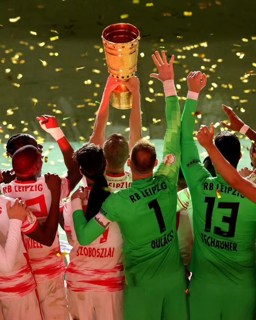 天博体育-法国杯加时末段走向成谜，广州队再遭质疑，压力陡增，训练强度明显提升