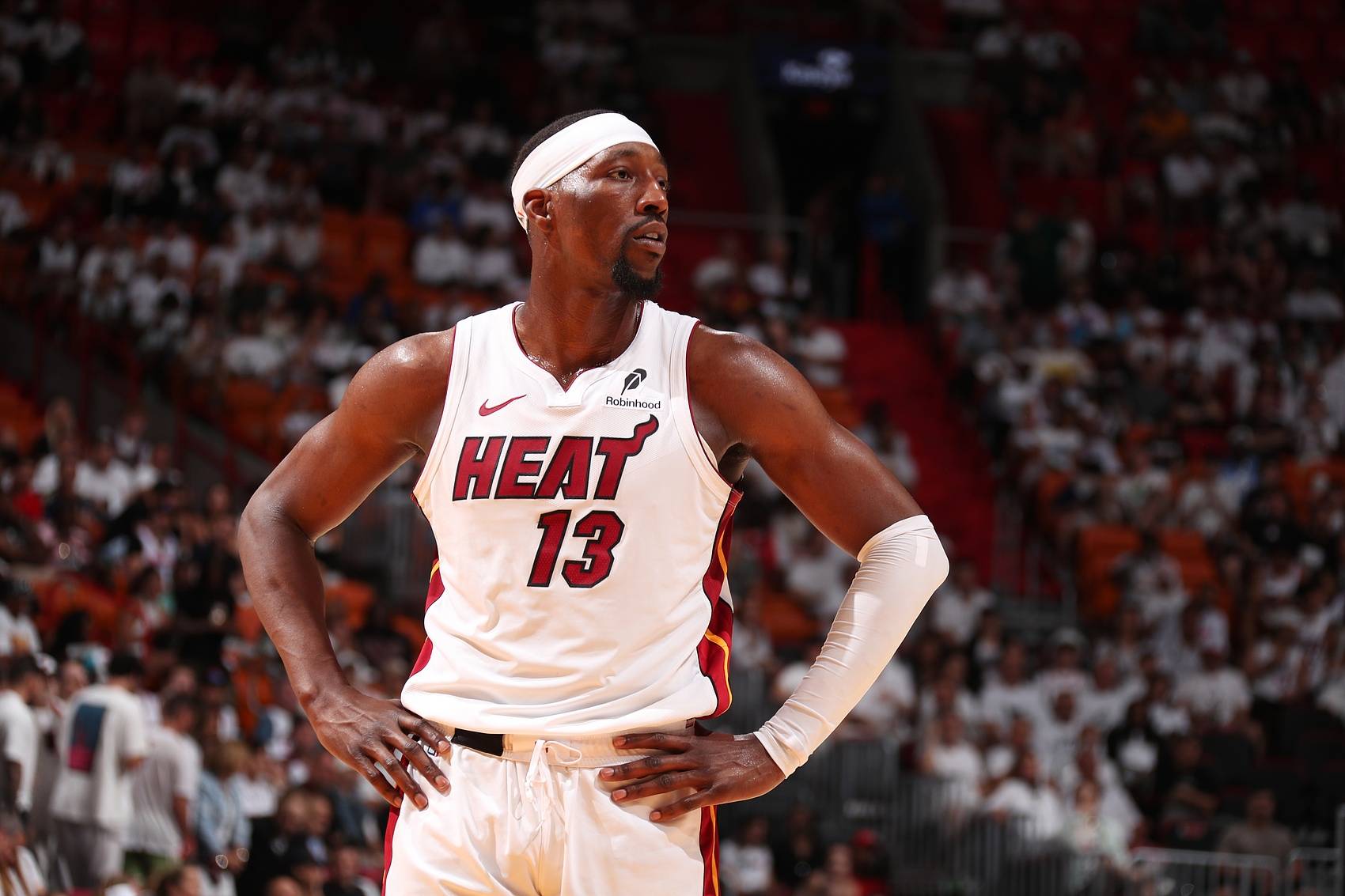 天博体育官网有实力-NBA常规赛转会期再迎强敌，丹佛掘金内部沟通，主帅态度——态度坚定，资深球员宣示担当