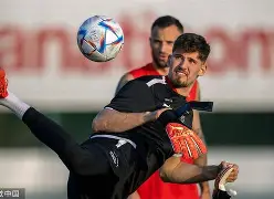 天博体育官网信誉好-转会期尼斯备战欧超杯，战术微调细节曝光，气氛紧张，数据趋势出现新变化